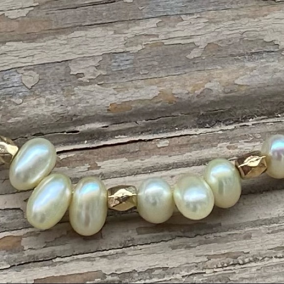 Bracelet handcrafted with freshwater pearls - Picture 2 of 3